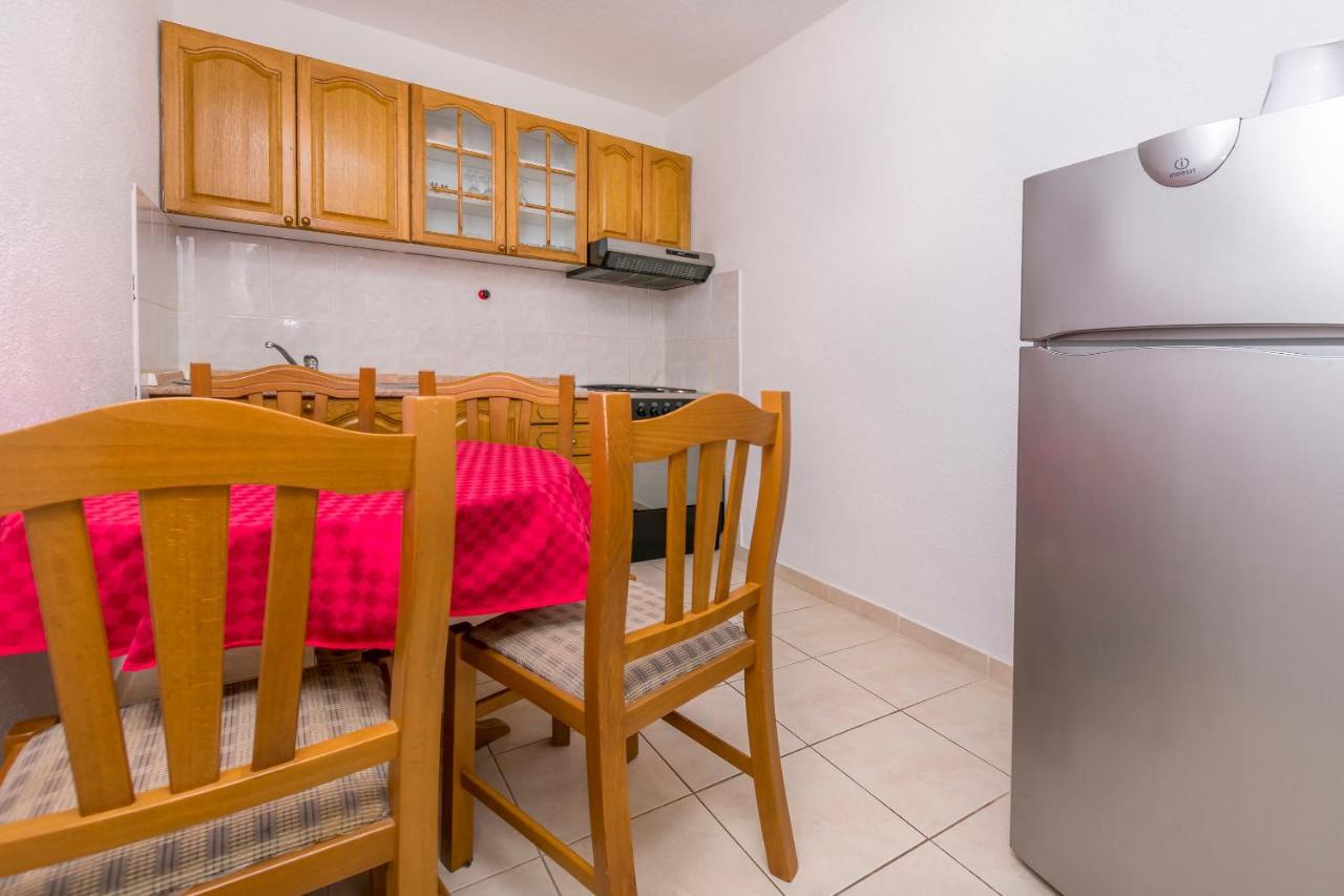 Apartments Ivat Рогозница Экстерьер фото