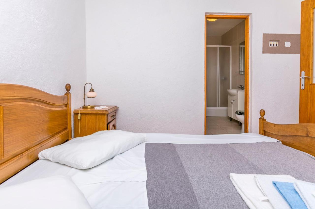 Apartments Ivat Рогозница Экстерьер фото