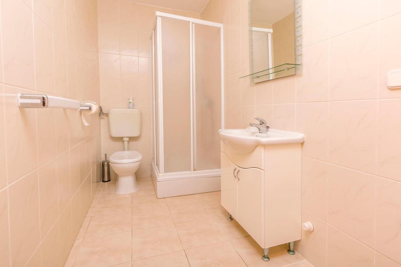 Apartments Ivat Рогозница Экстерьер фото