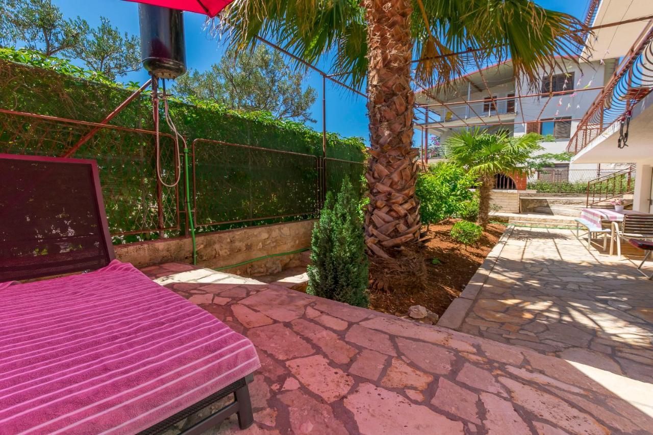 Apartments Ivat Рогозница Экстерьер фото
