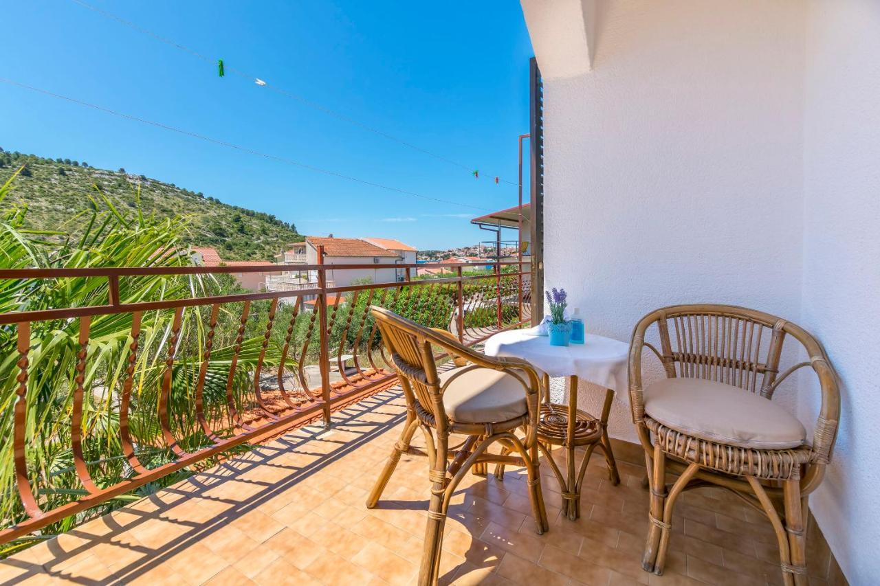 Apartments Ivat Рогозница Экстерьер фото