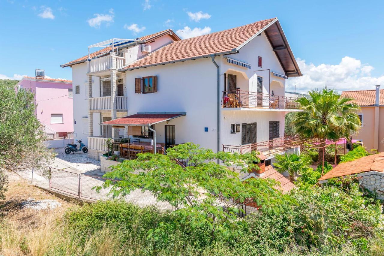 Apartments Ivat Рогозница Экстерьер фото